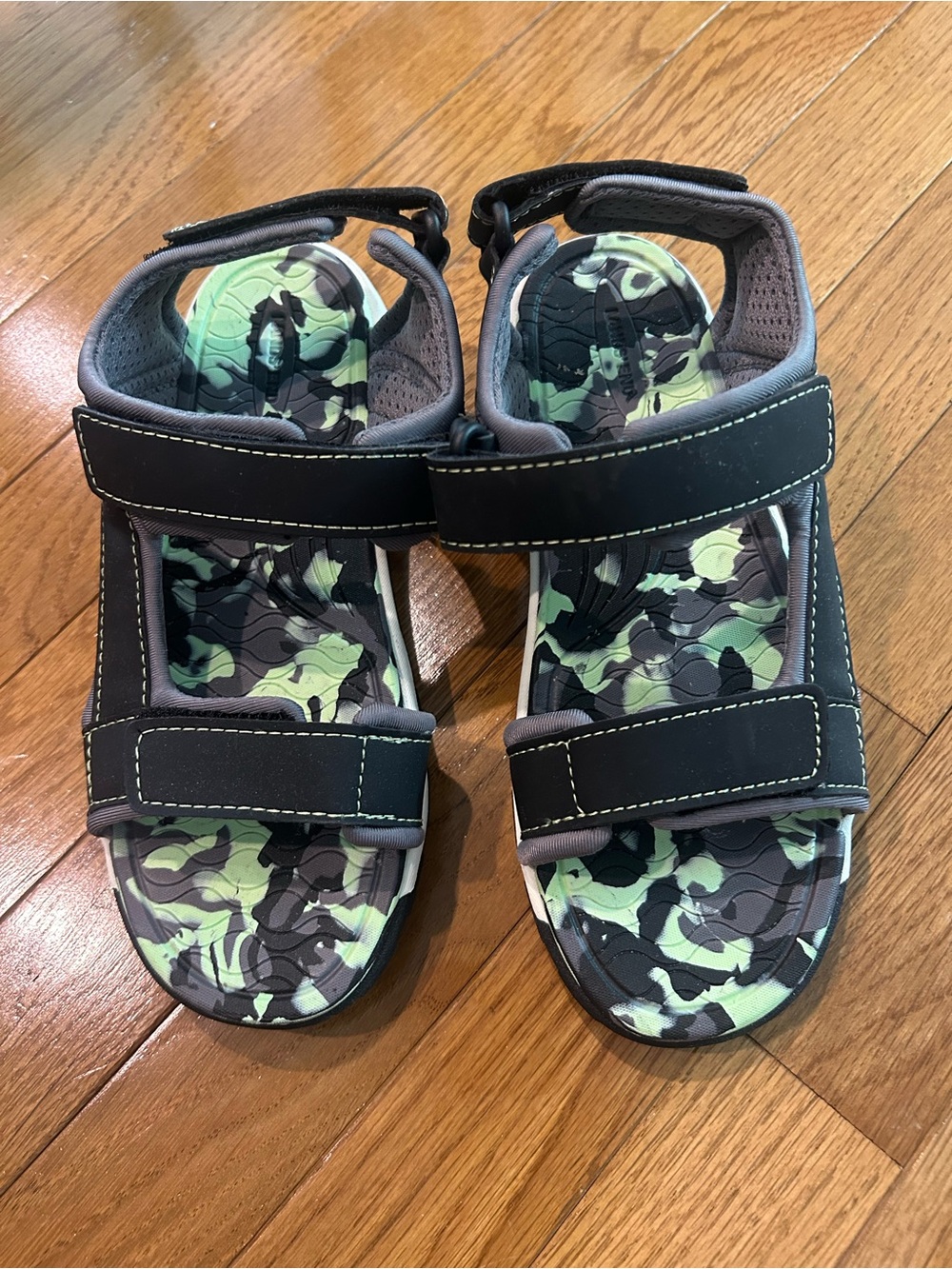 Lands end boys sandal size 4